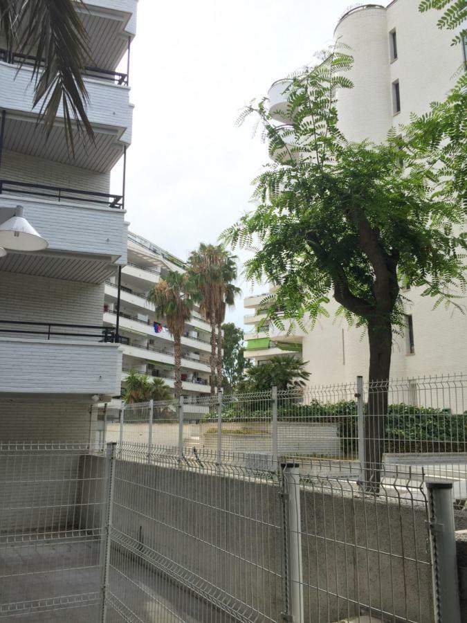 Bonito Y Acogedor Apartamento Con Fibra Salou Bagian luar foto